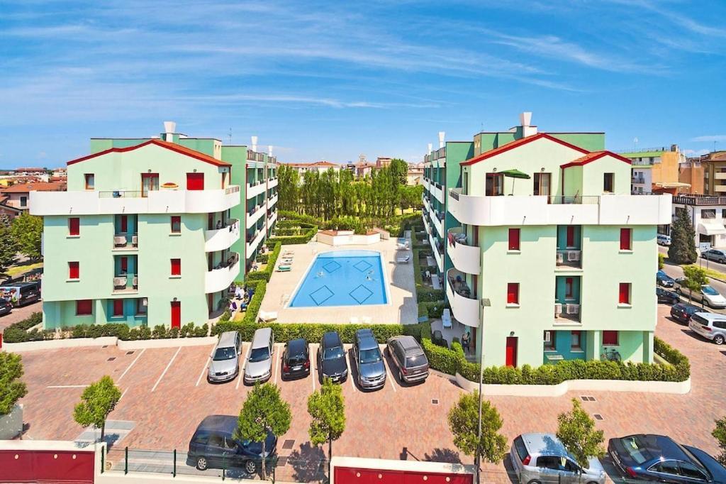 Apartment In Caorle With Heating Экстерьер фото