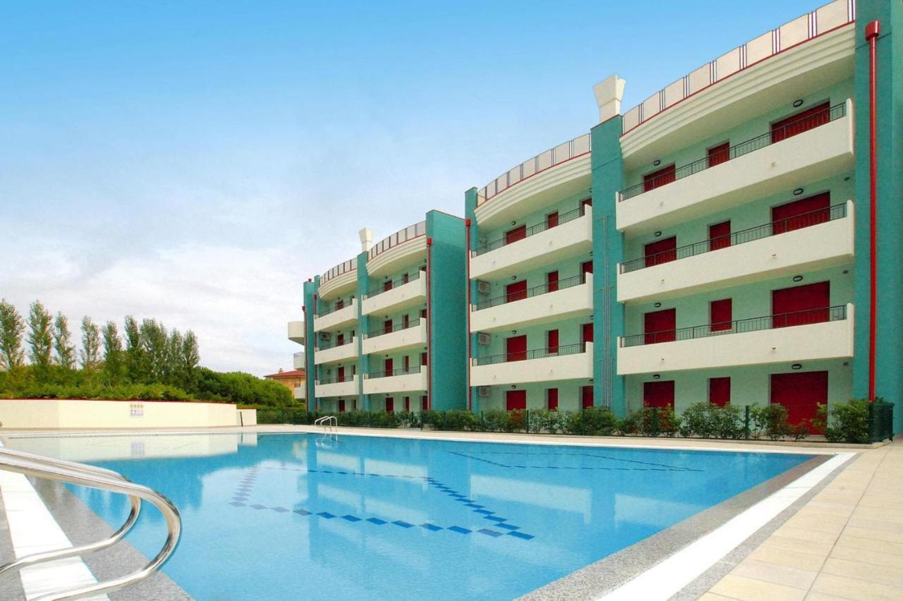 Apartment In Caorle With Heating Экстерьер фото