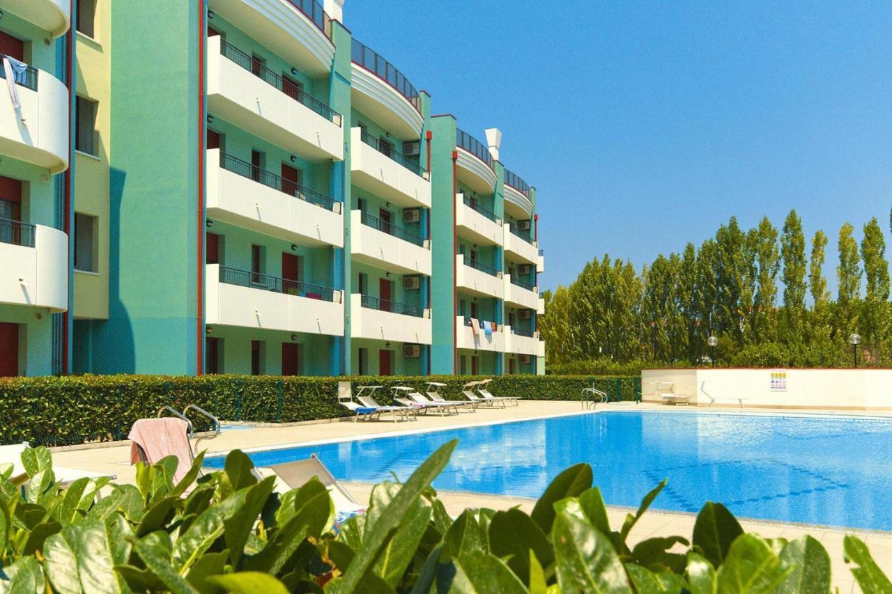 Apartment In Caorle With Heating Экстерьер фото