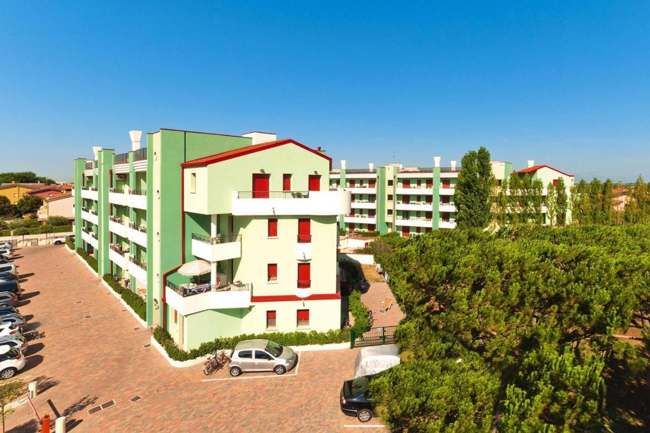 Apartment In Caorle With Heating Экстерьер фото