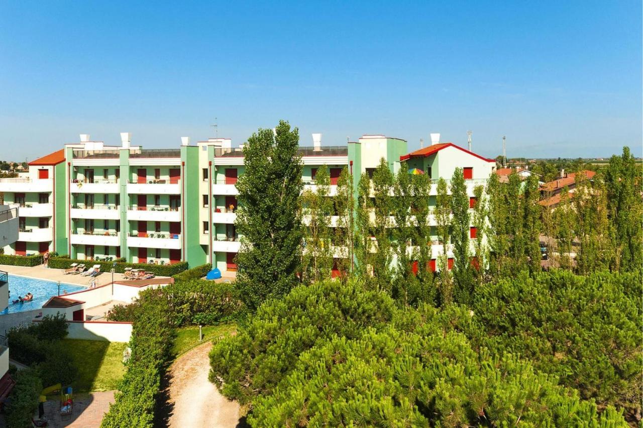 Apartment In Caorle With Heating Экстерьер фото